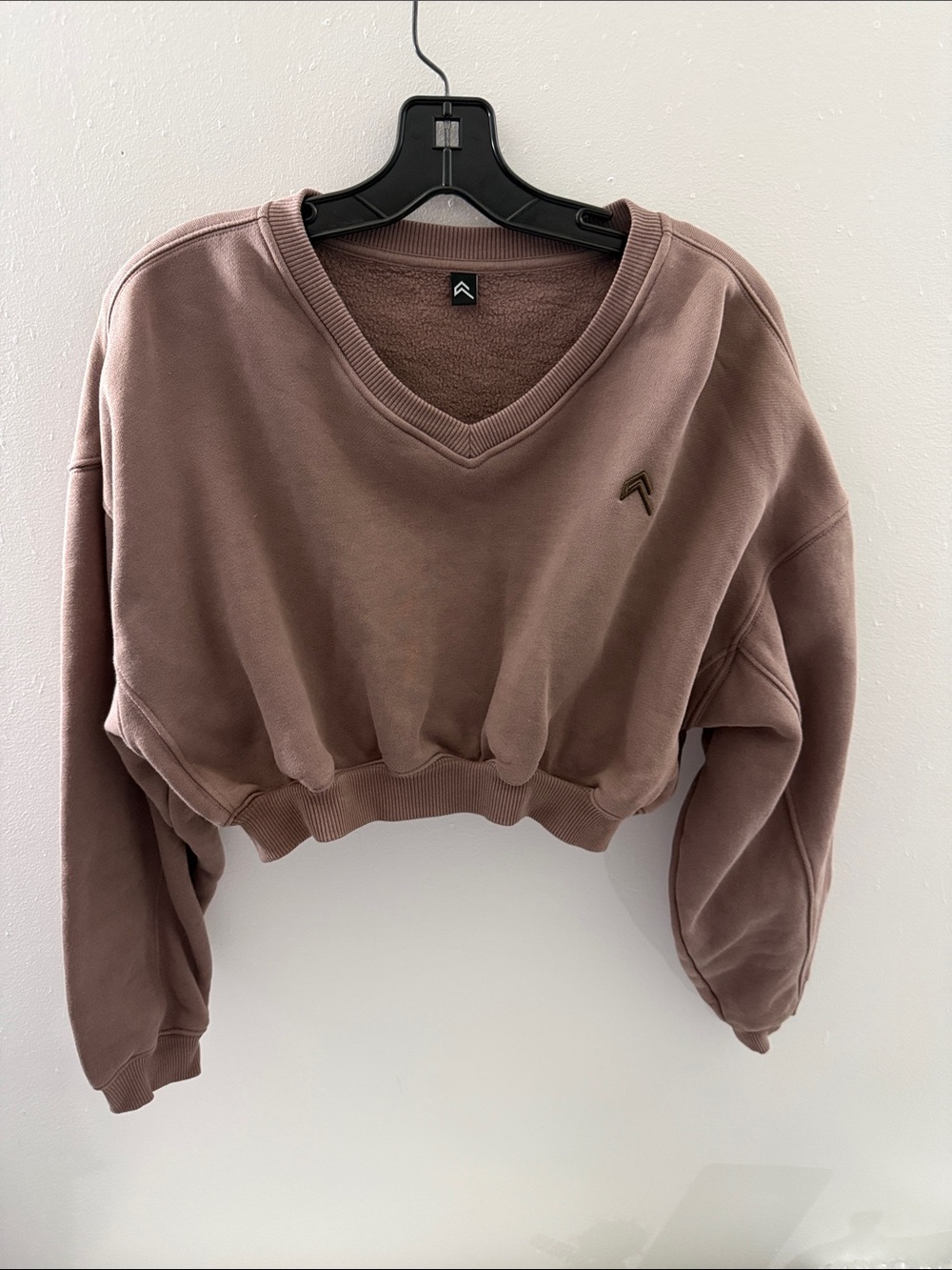 Anadola Rest Day Cropped Pullover V-Neck Athleisure active sweater sweatshirt S